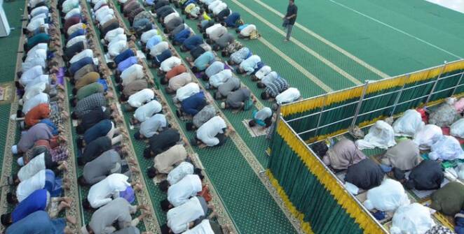 Shalat Tarawih Tercepat & Terlama