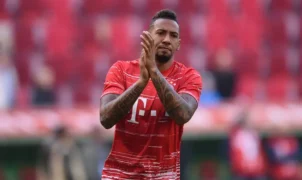 MU Berburu Bek Misterius